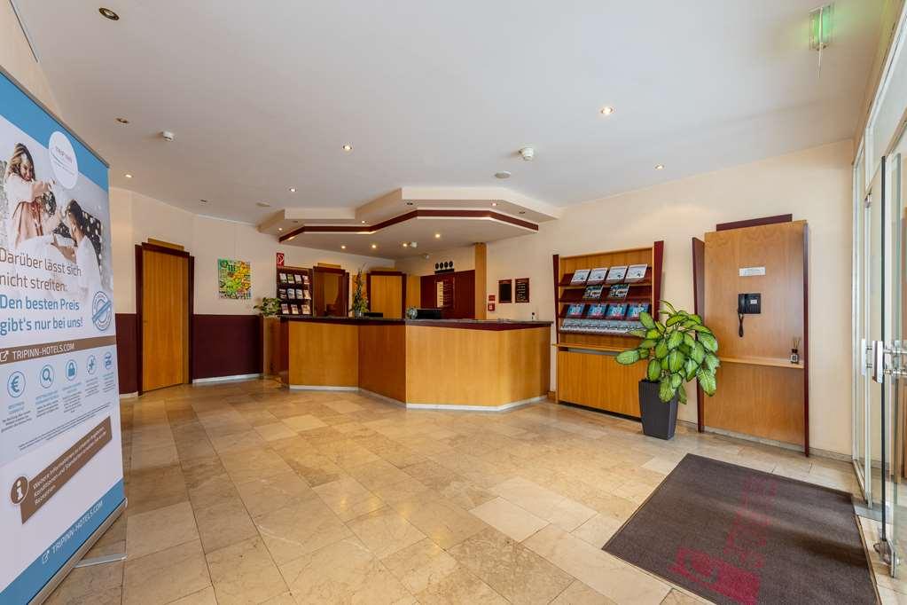 吕塞尔斯海姆机场旅行酒店 外观 照片